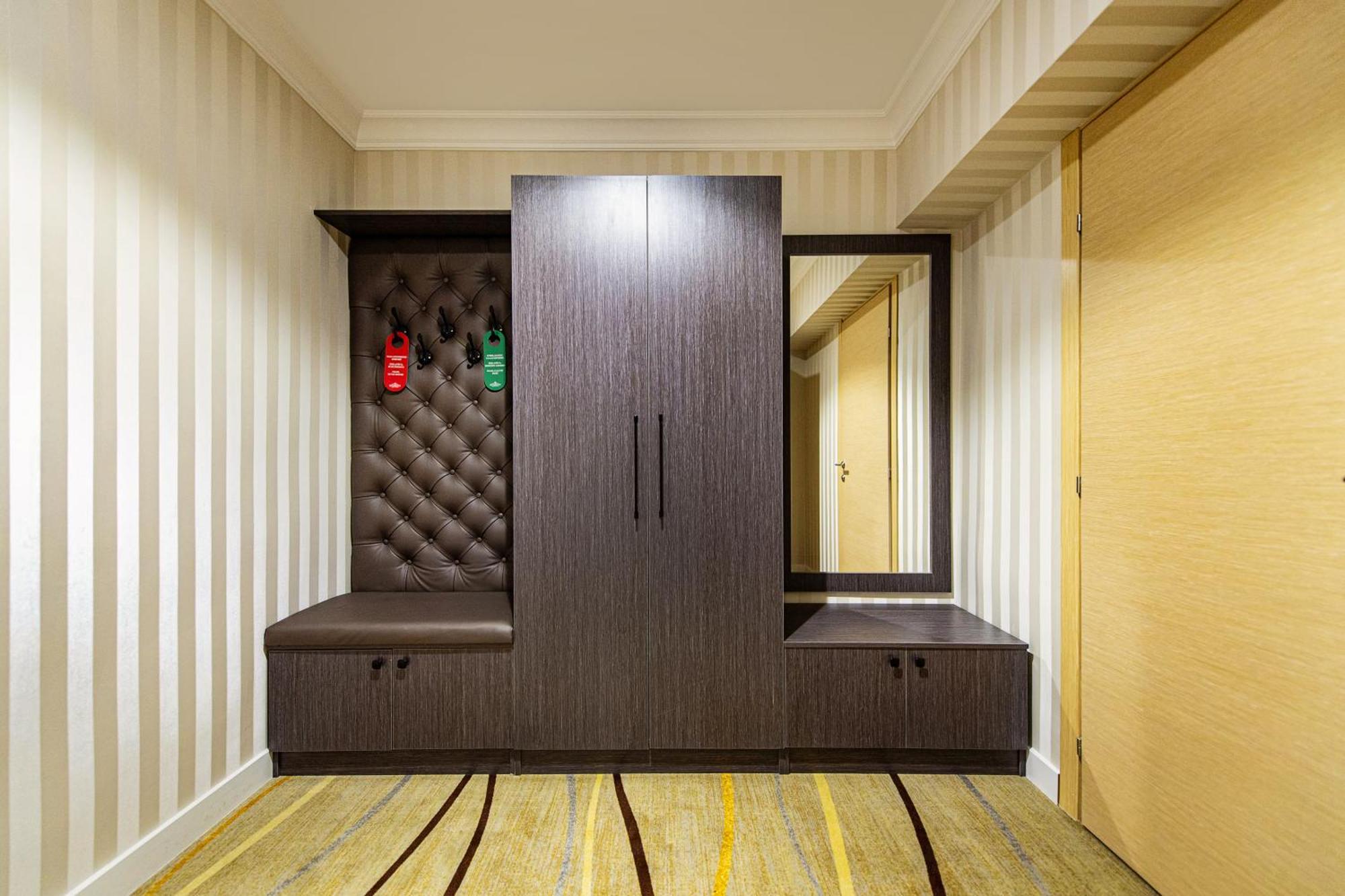 Shymkent Grand Hotel Buitenkant foto