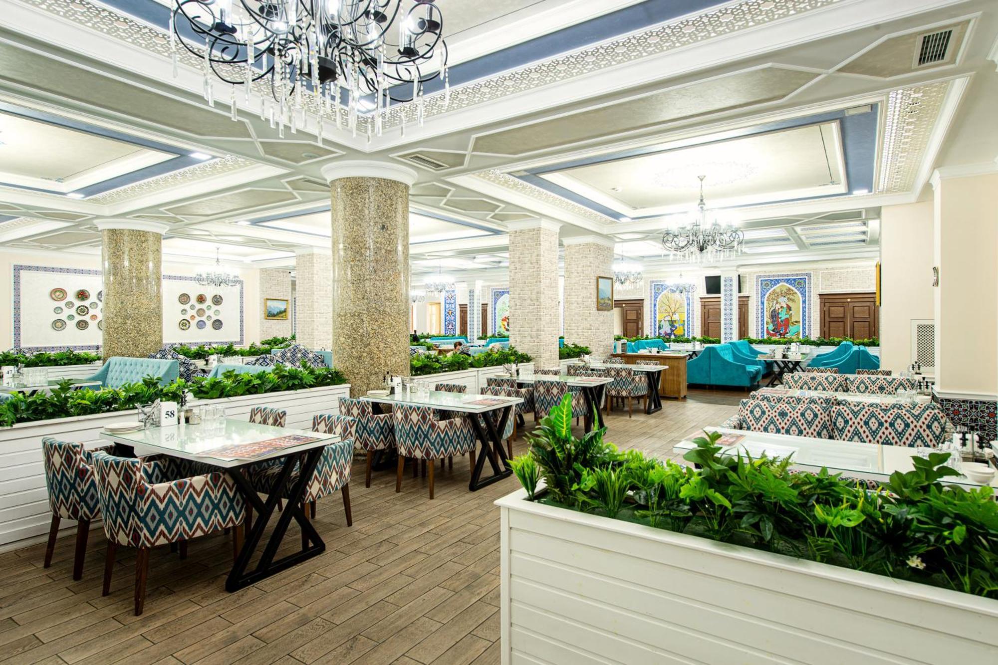 Shymkent Grand Hotel Buitenkant foto