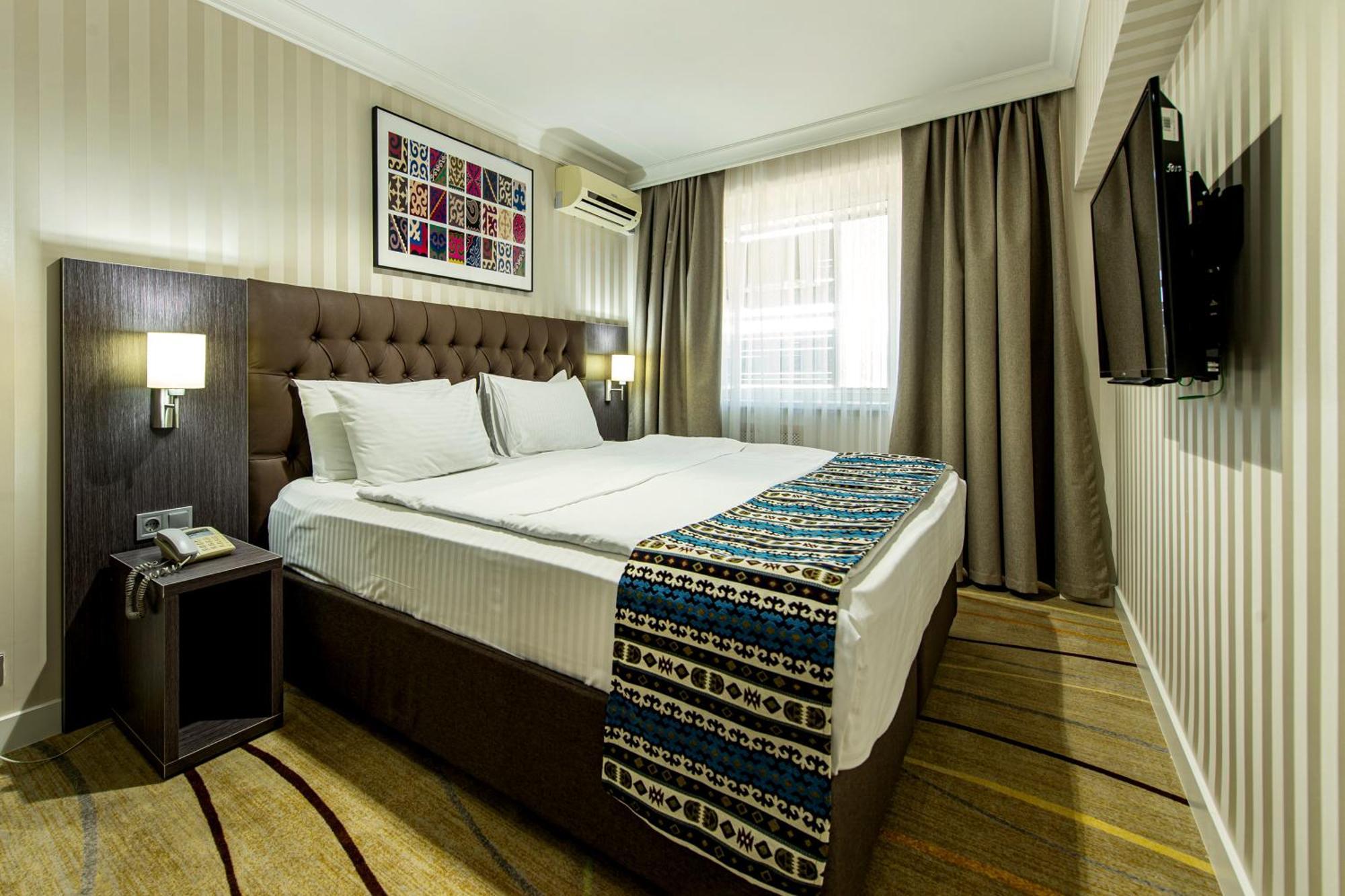 Shymkent Grand Hotel Buitenkant foto