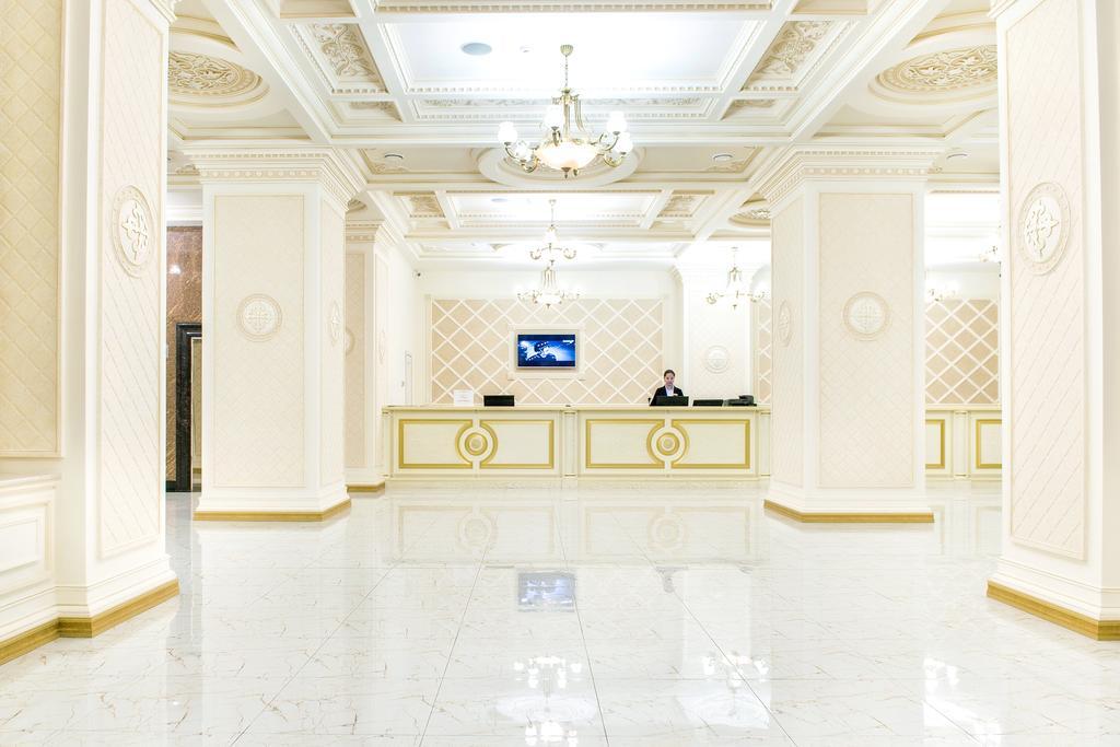 Shymkent Grand Hotel Buitenkant foto