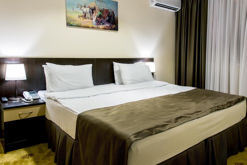 Shymkent Grand Hotel Kamer foto